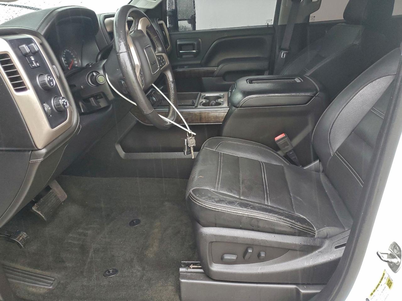 GMC Sierra K2500 Denali Image 9