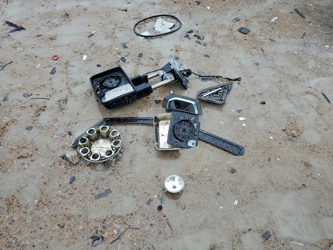 GMC Sierra K2500 Denali Image 11