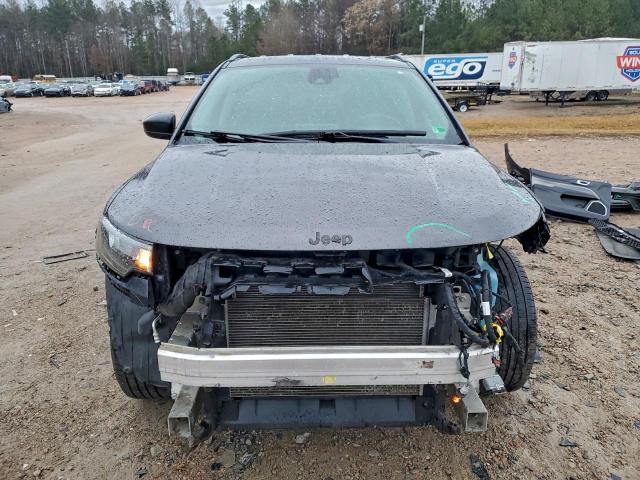 Jeep Compass Latitude Image 4