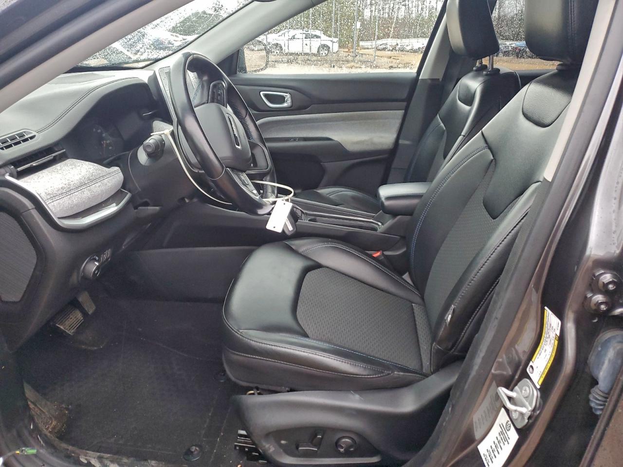 Jeep Compass Latitude Image 5