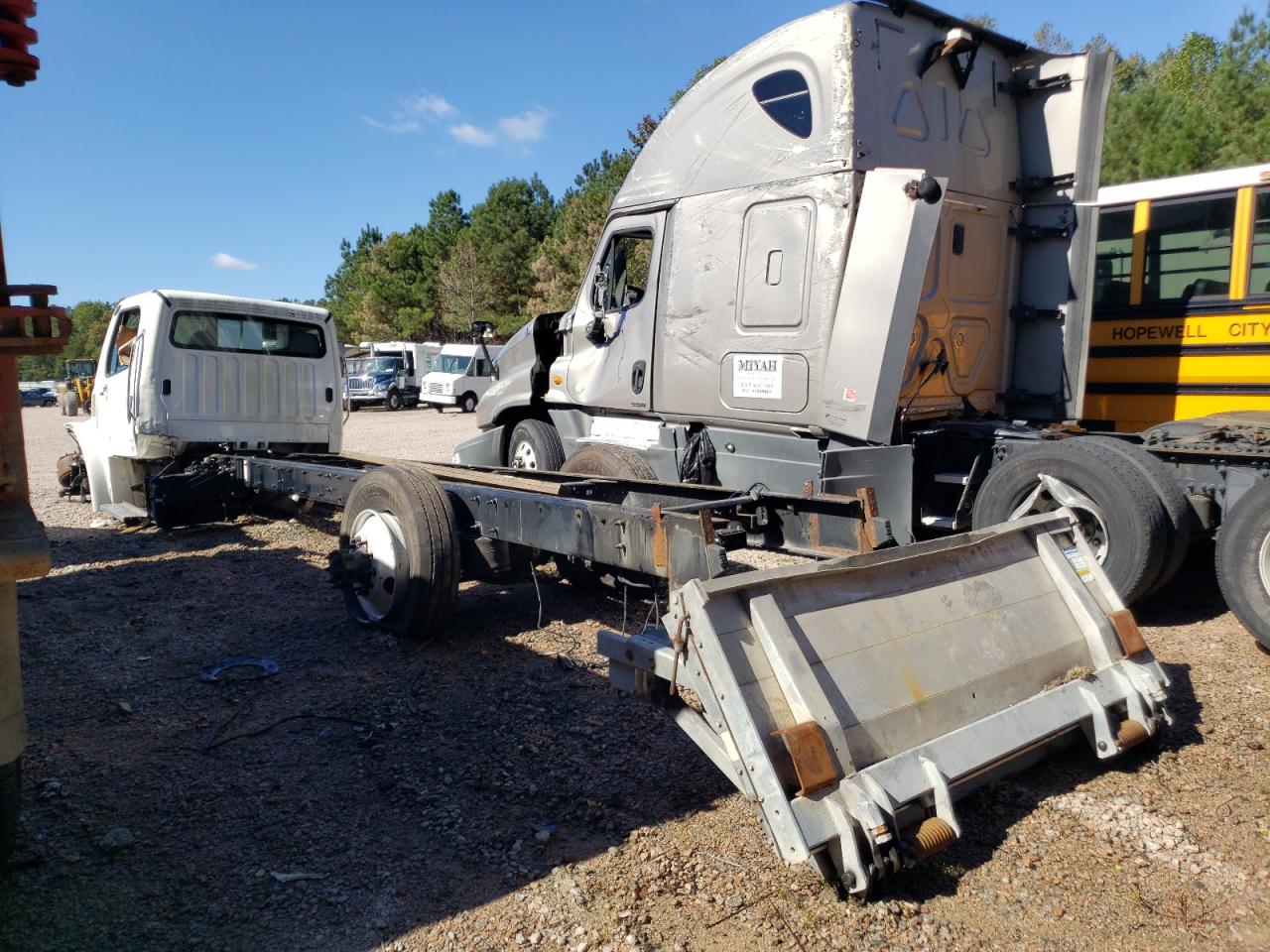 Freightliner M2 106 Med 106 Medium Duty Image 3