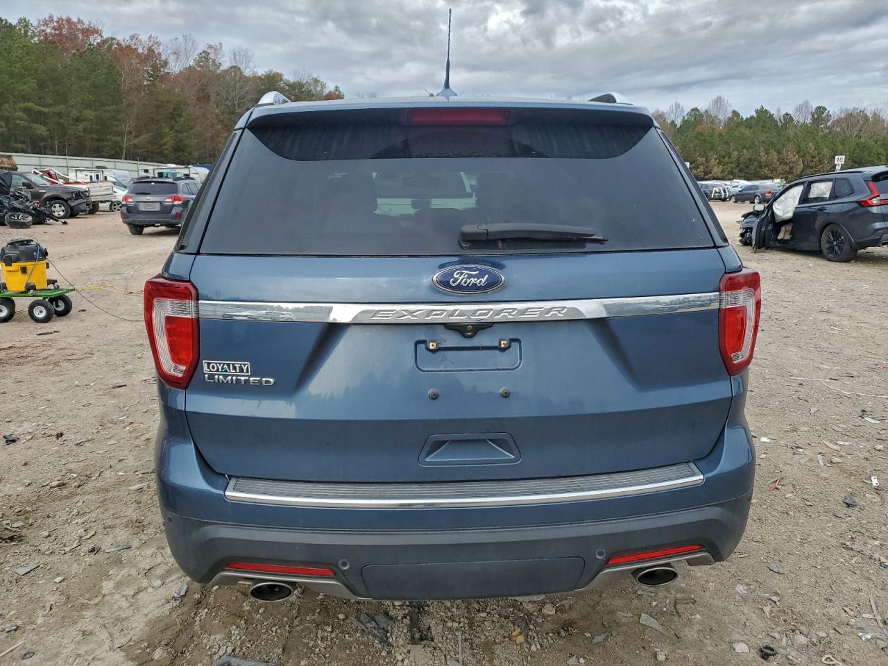 Ford Explorer Limited Image 14