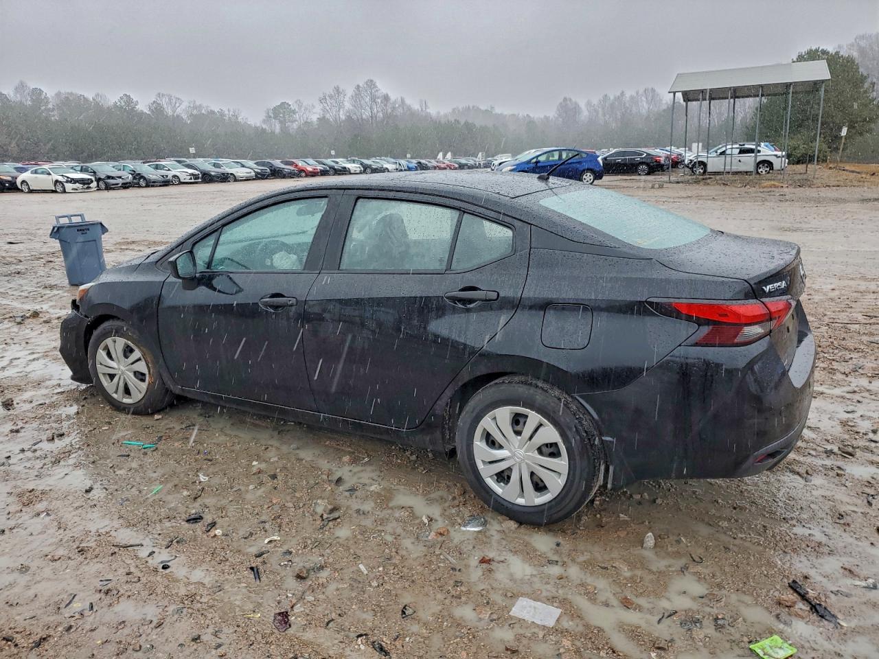 Nissan Versa S Image 2