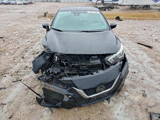 Nissan Versa S Image 5