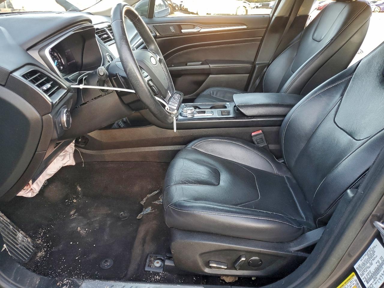 Ford Fusion Titanium Image 2