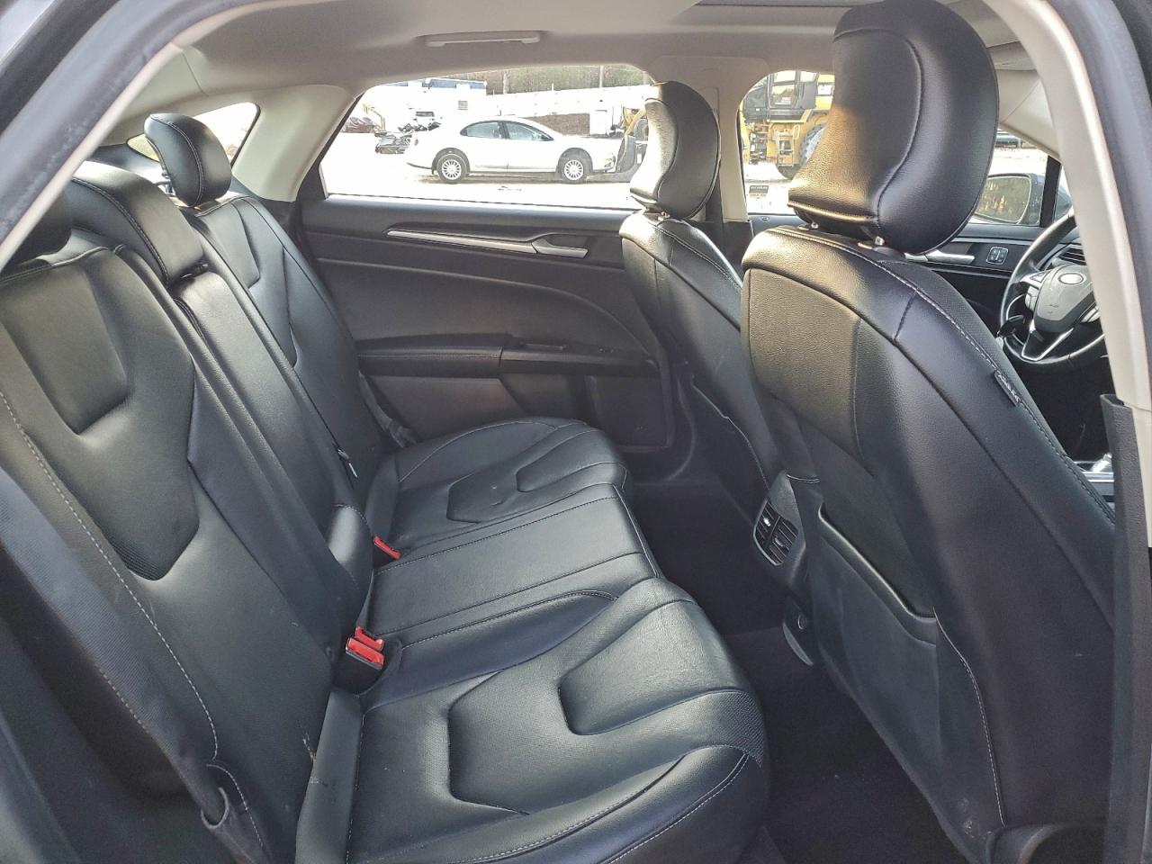 Ford Fusion Titanium Image 12