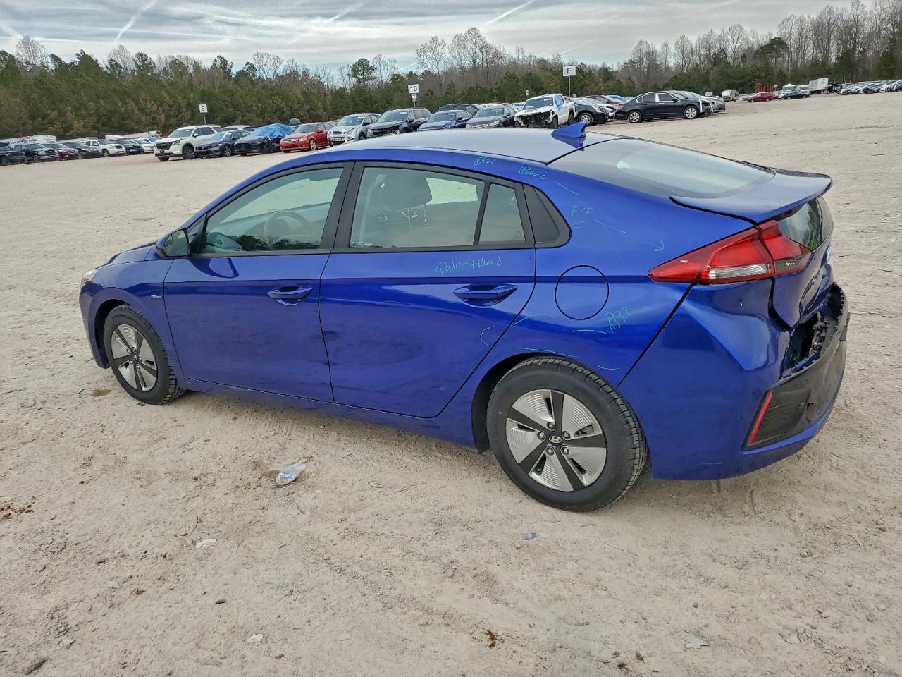 Hyundai Ioniq Blue Image 8