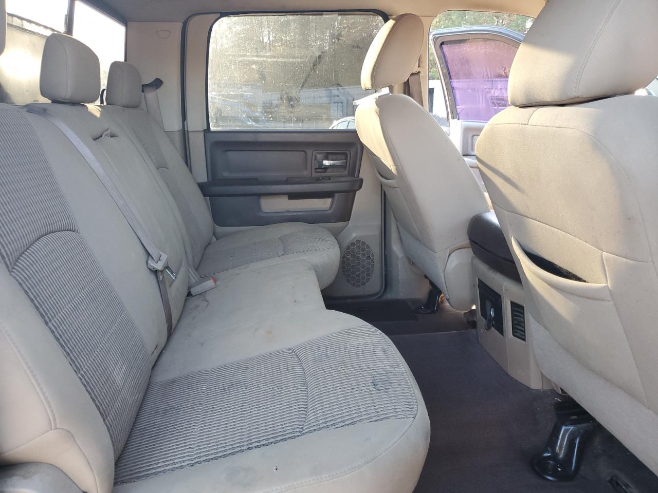 Dodge Ram 2500 Image 8