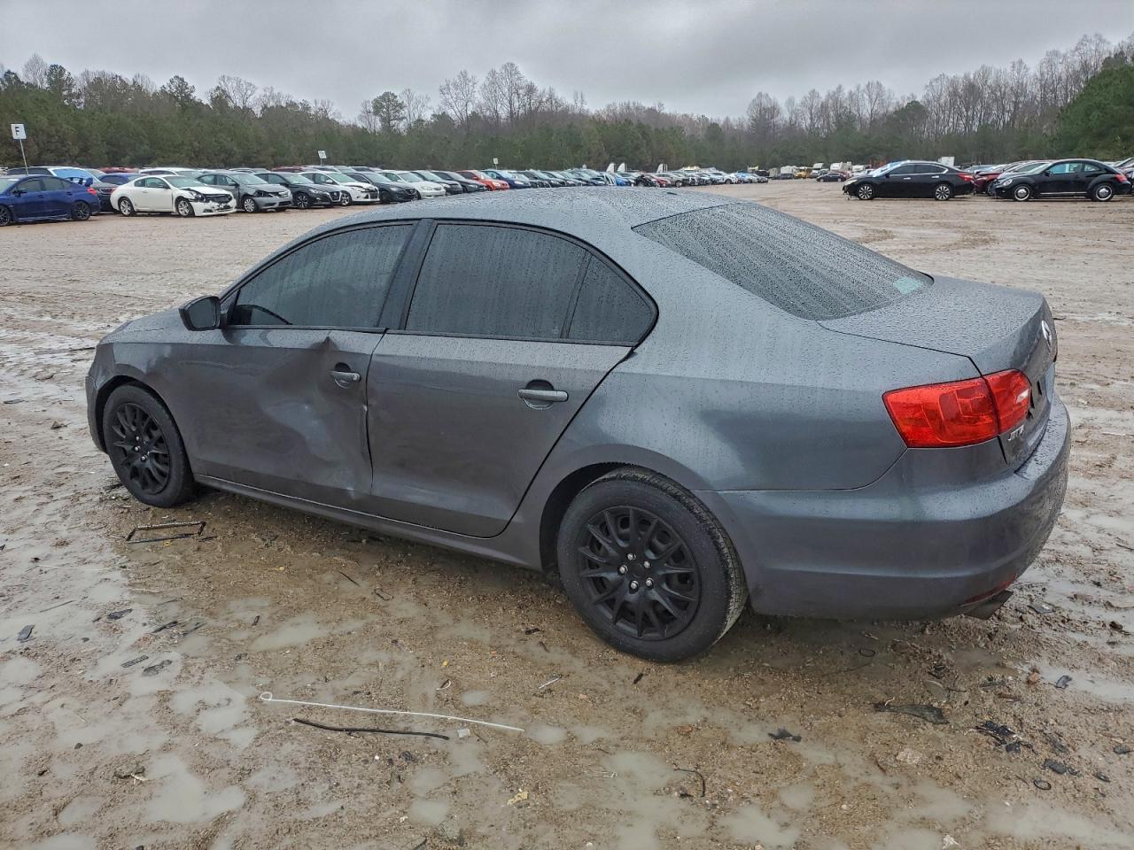 Volkswagen Jetta Base Image 3