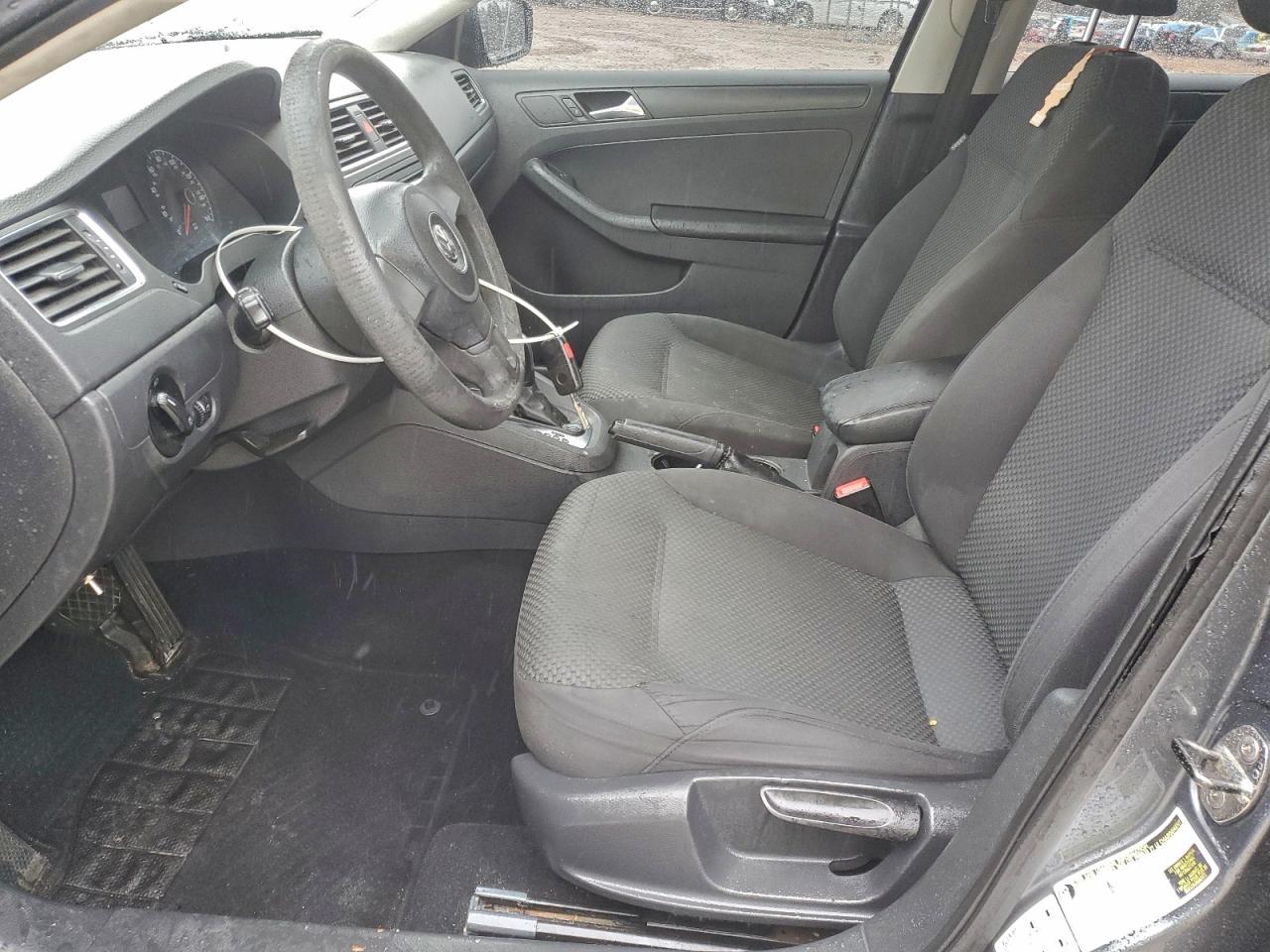 Volkswagen Jetta Base Image 5