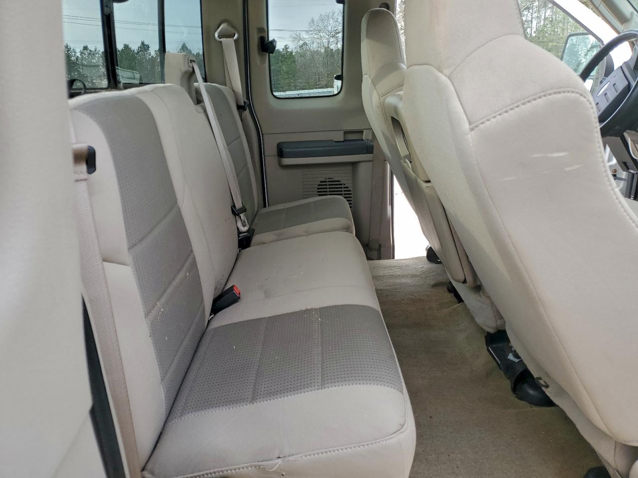 Ford F-250 Super Duty Image 10