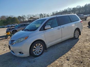  Salvage Toyota Sienna
