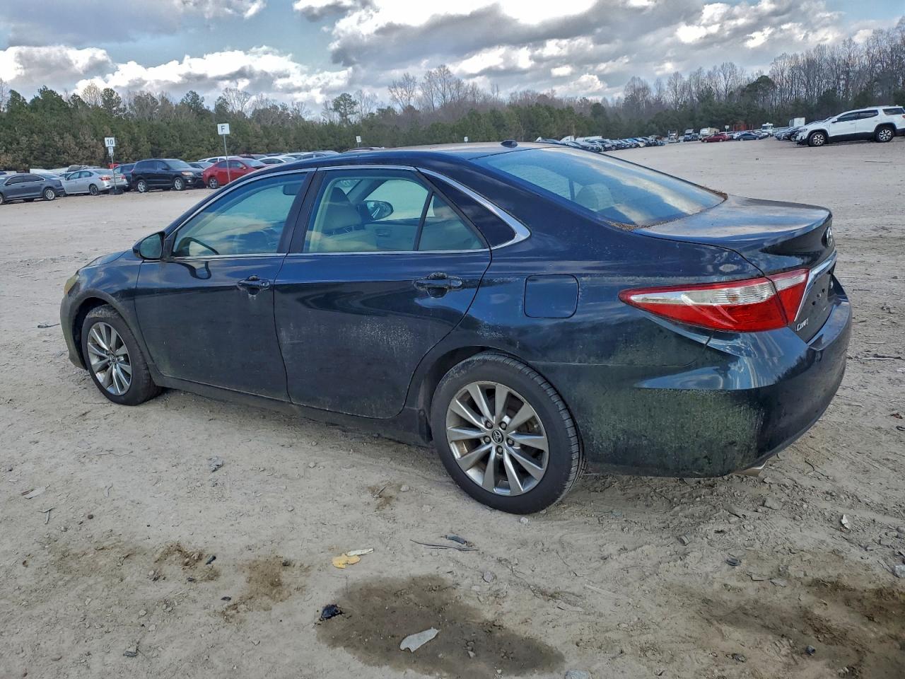 Toyota Camry Xse Image 8