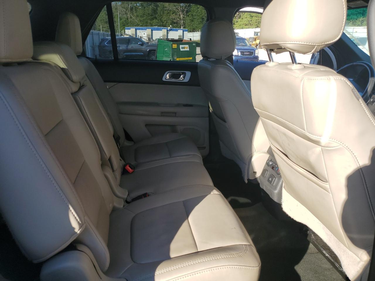 Ford Explorer Limited Image 12