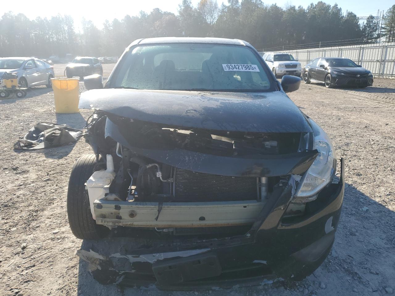 Nissan Versa S Image 5