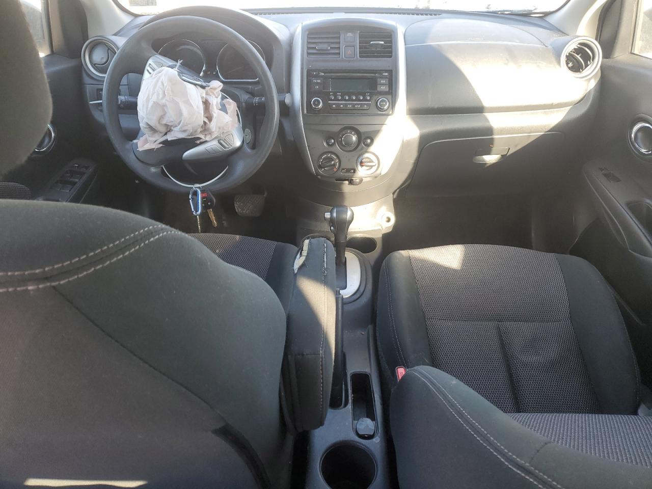 Nissan Versa S Image 9