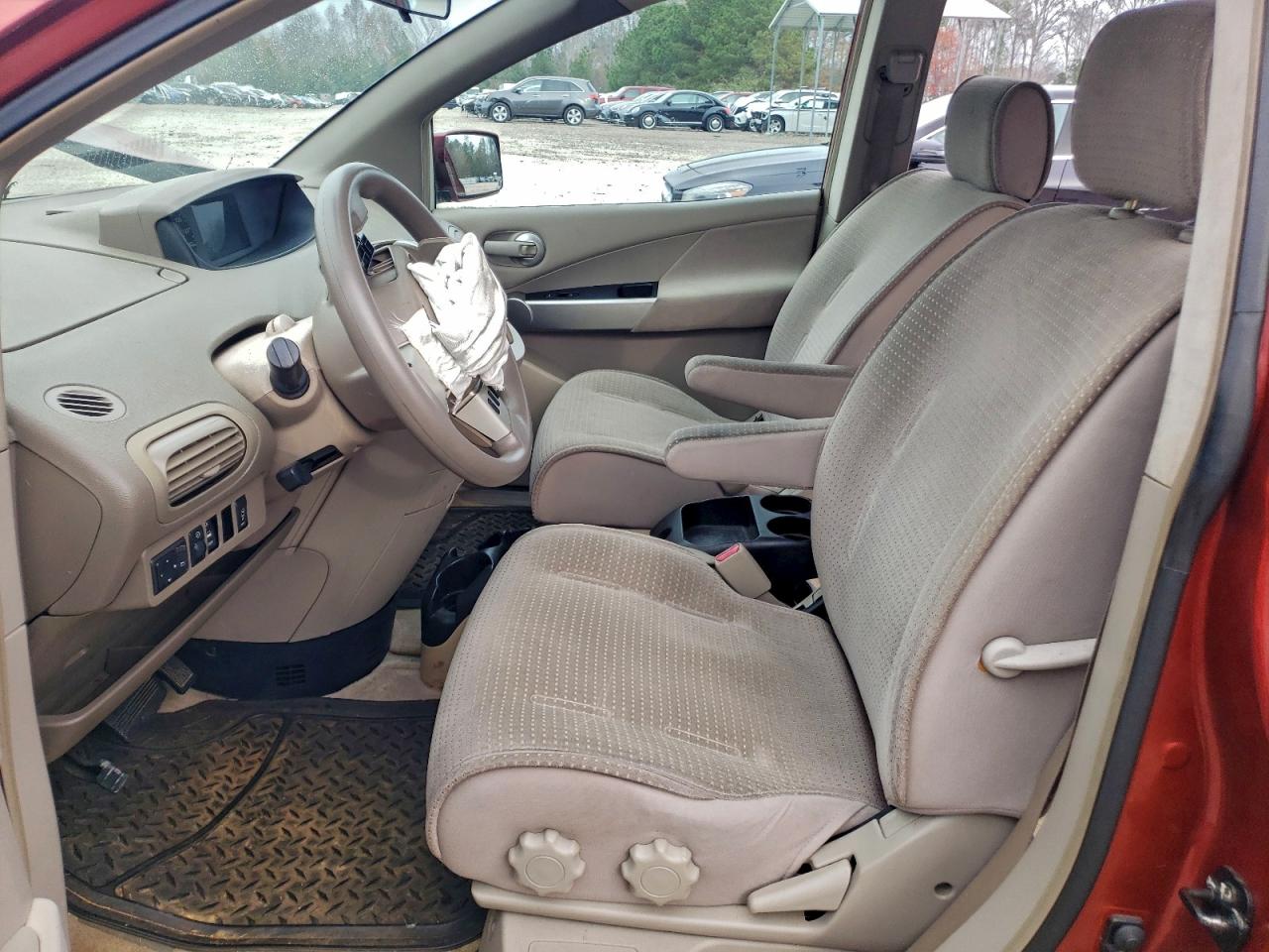 Nissan Quest S Image 10