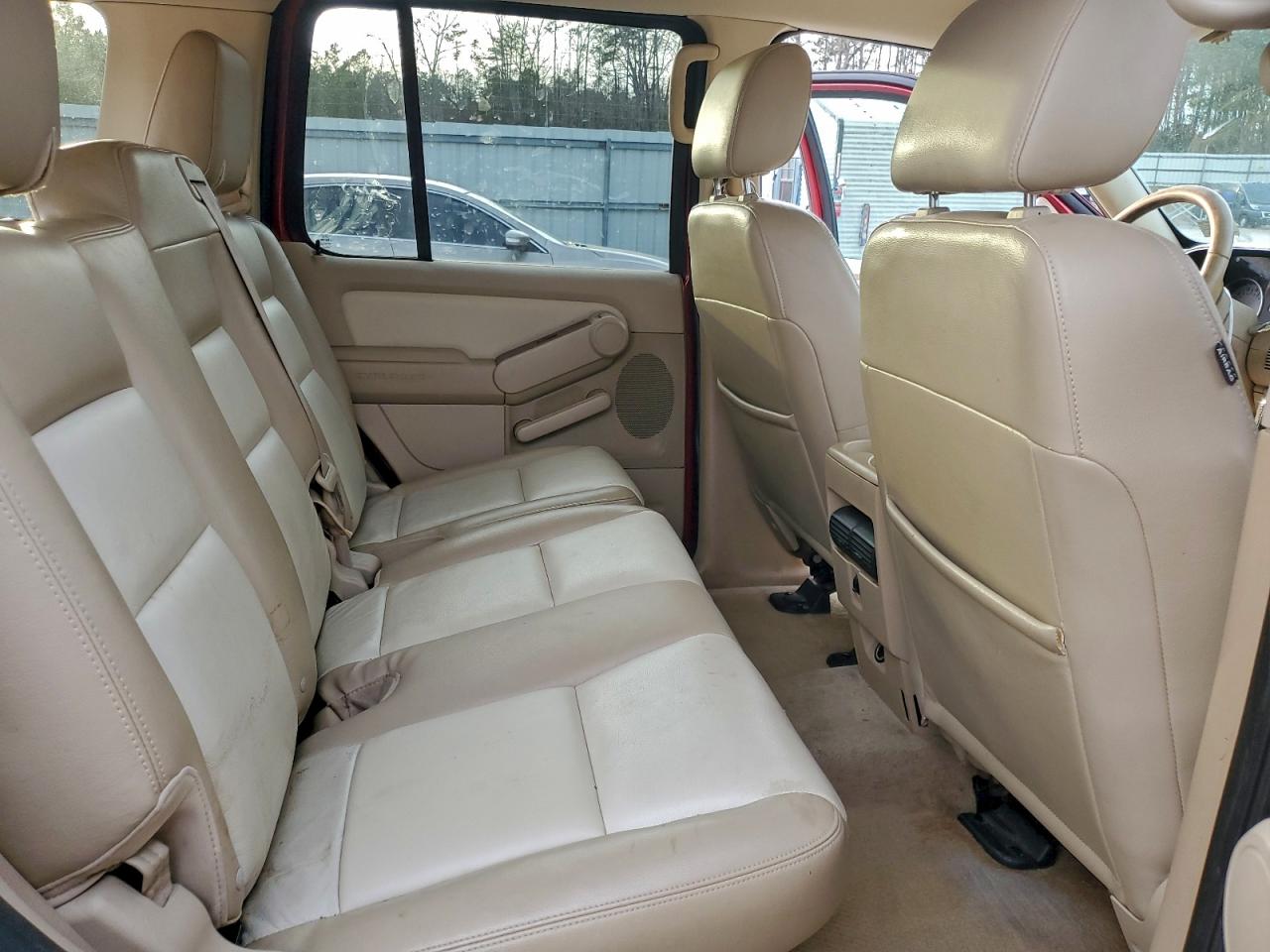 Ford Explorer Eddie Bauer Image 13