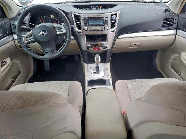 Subaru Outback 2.5i Image 5