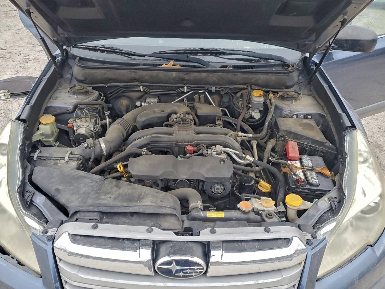 Subaru Outback 2.5i Image 11