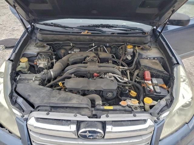 Subaru Outback 2.5i Image 11