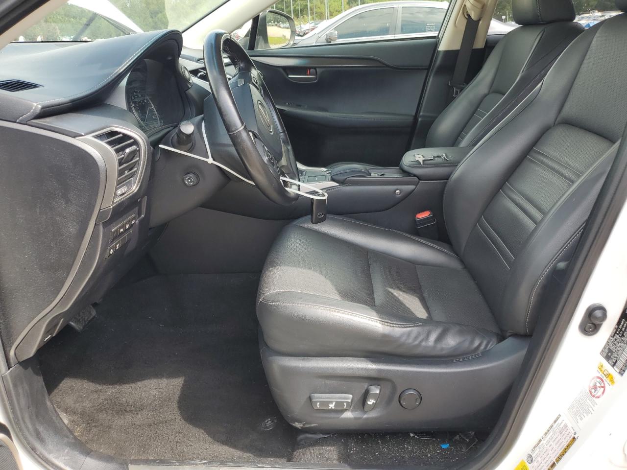 Lexus NX 200t Base Image 4