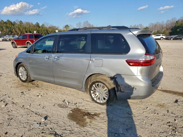 Toyota Sienna Xle Image 5