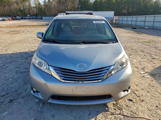 Toyota Sienna Xle Image 8