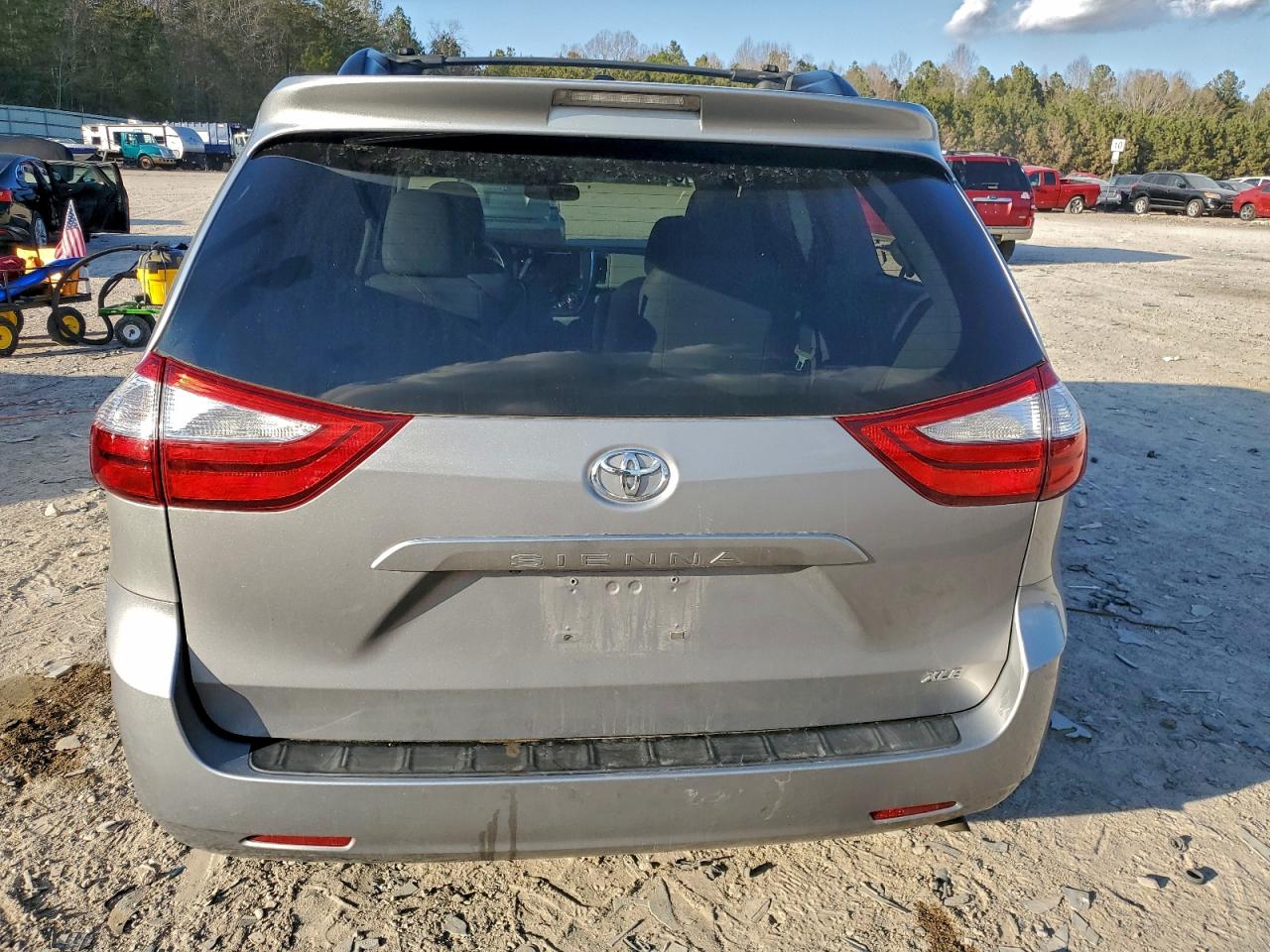 Toyota Sienna Xle Image 11