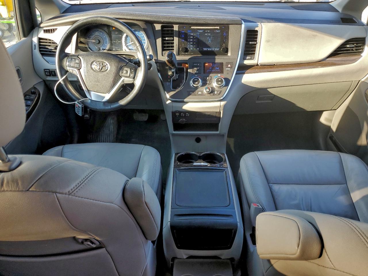 Toyota Sienna Xle Image 3