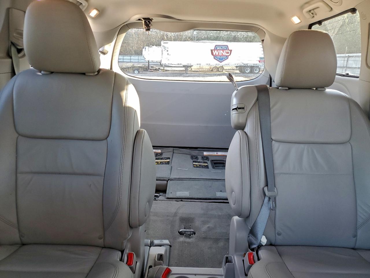 Toyota Sienna Xle Image 7