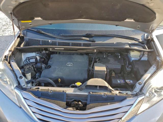 Toyota Sienna Xle Image 13