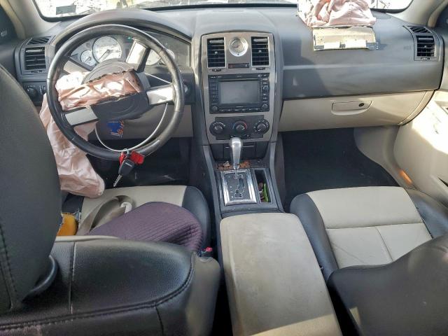 Chrysler 300 Touring Image 4