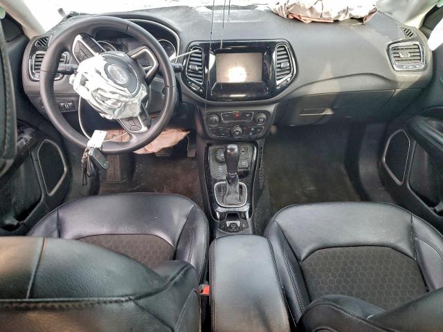 Jeep Compass Latitude Image 4