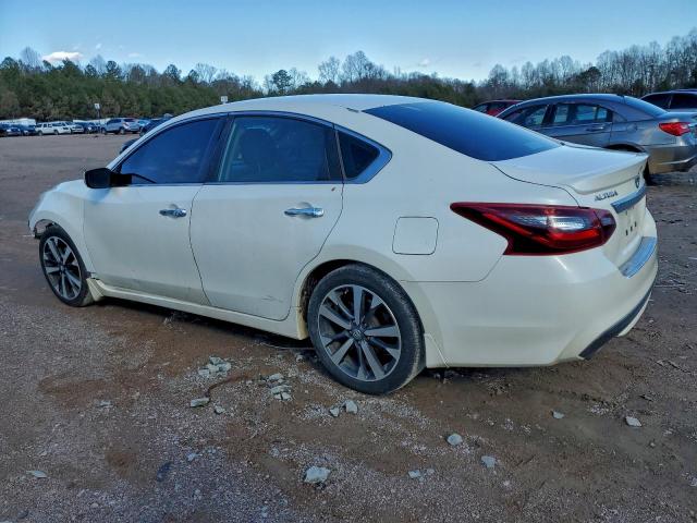 Nissan Altima 2.5 Image 2