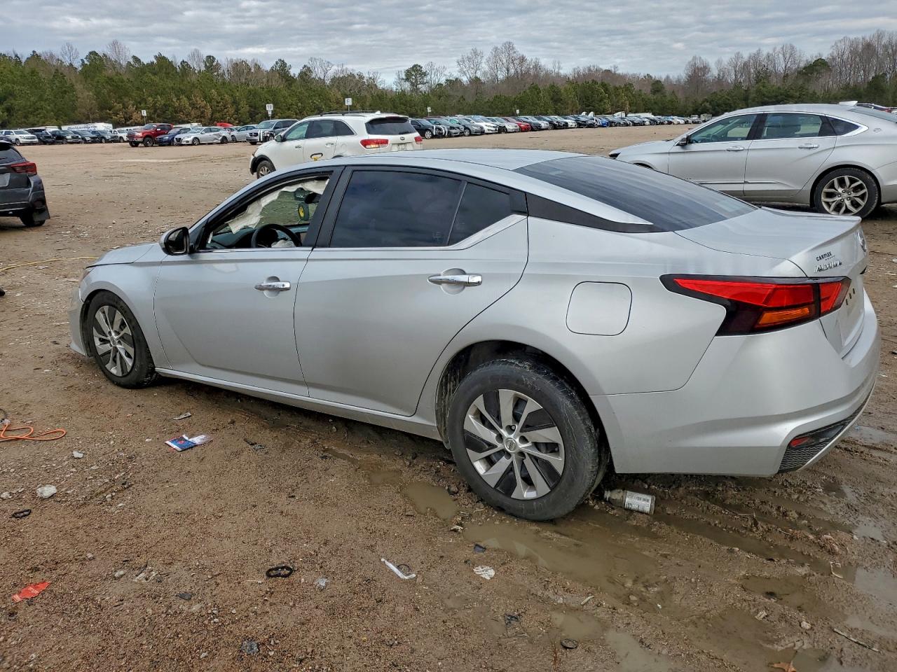 Nissan Altima S Image 2