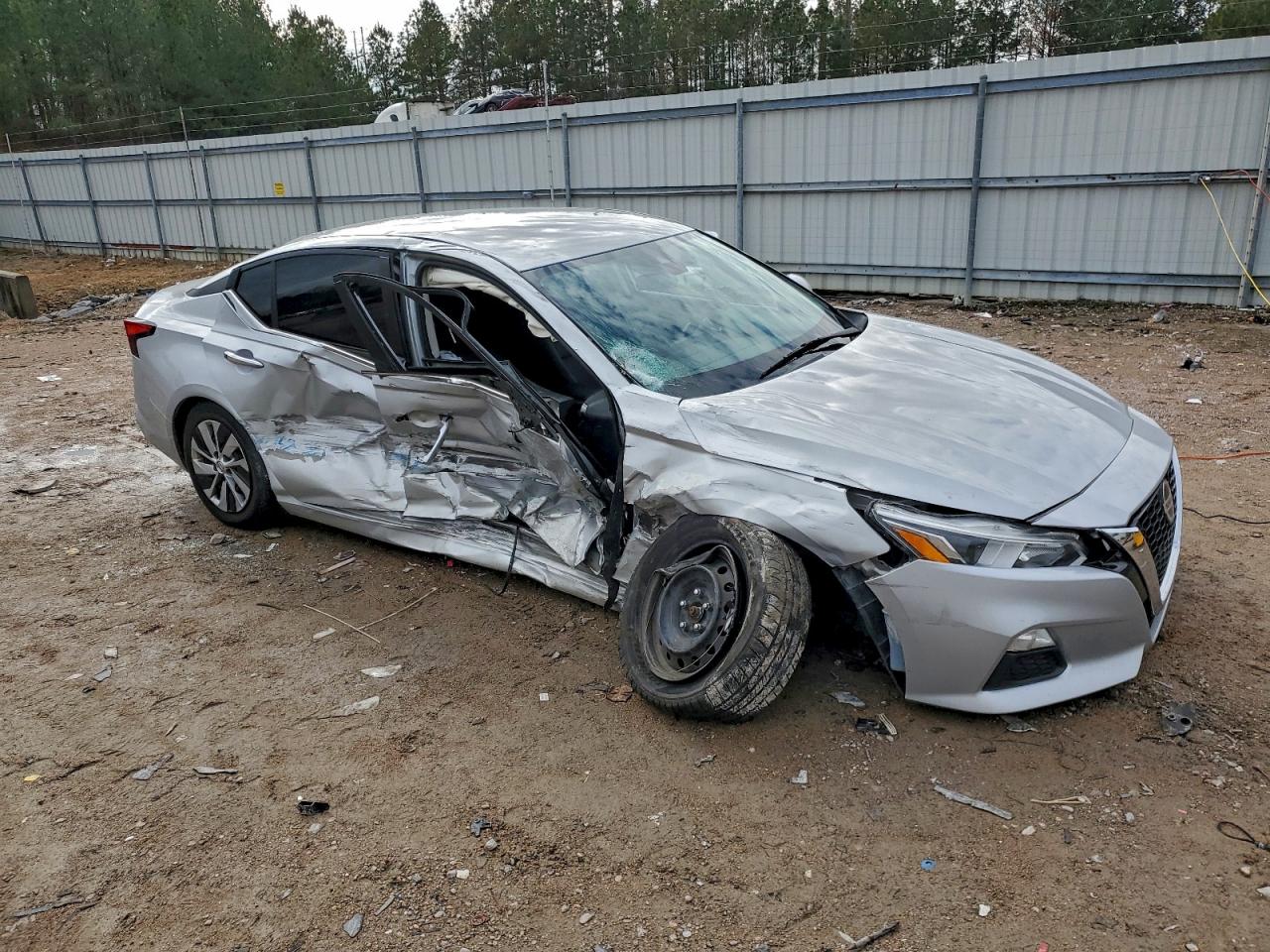 Nissan Altima S Image 9