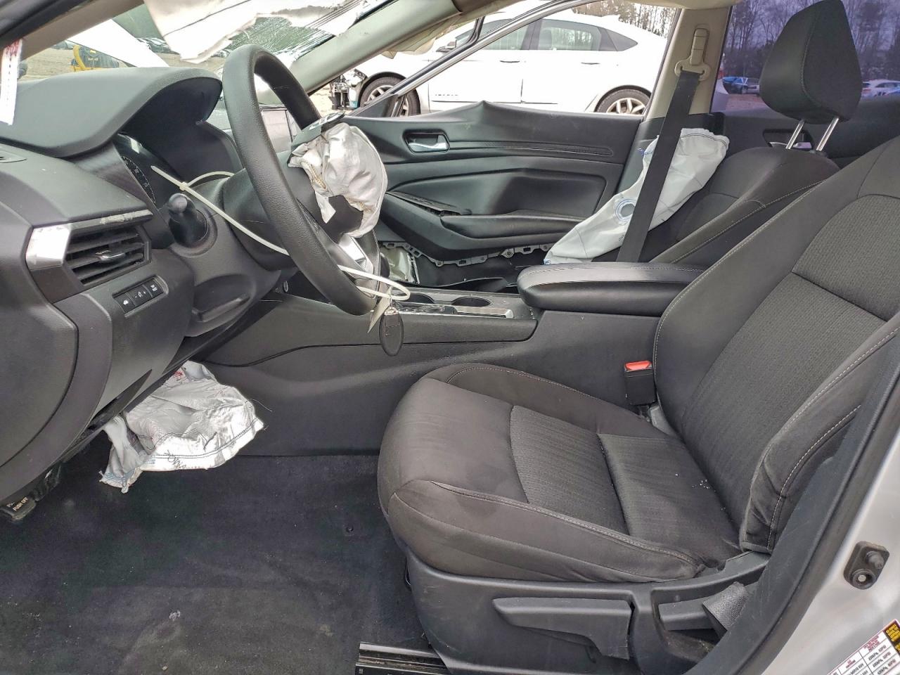 Nissan Altima S Image 6