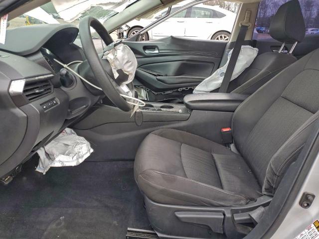 Nissan Altima S Image 6